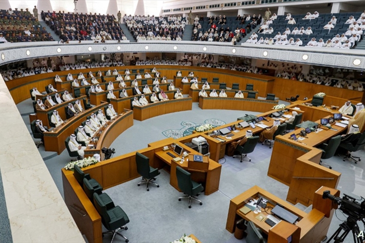حكومة كويتية جديدة بعد حلّ البرلمان