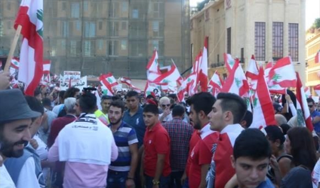 حَراك بيروت: هل الإنتفاضة مُمكنة على الوصاية الإيرانية؟