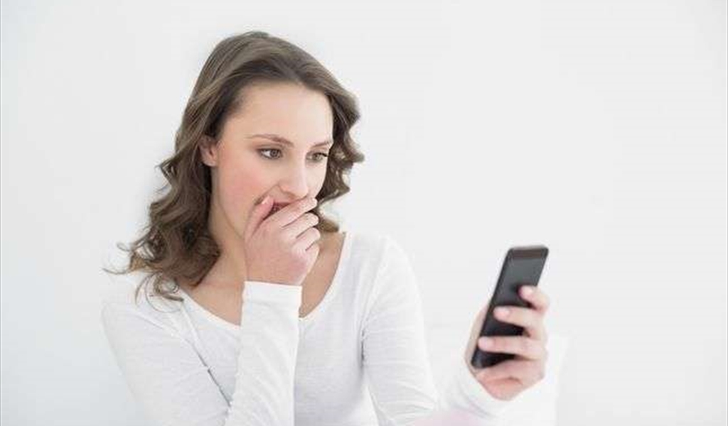 هذه الأبراج تقرأ ولا تردّ على الرسائل النصية!