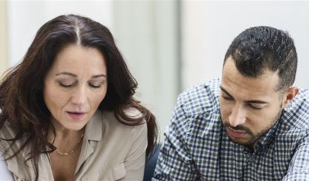 قانون جديد في السويد يحمي النساء من تحرش الرجال