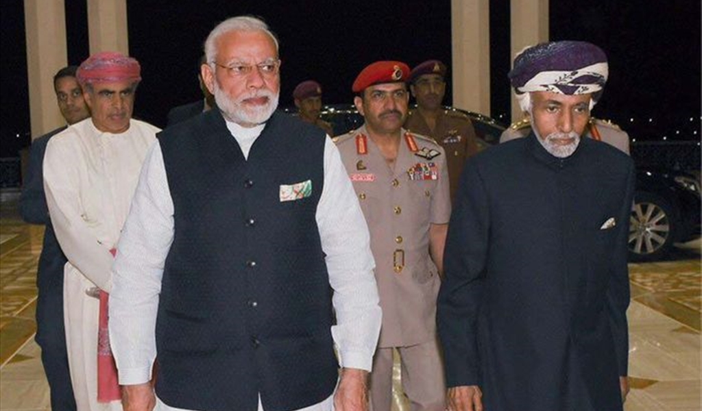 السلطان قابوس يستقبل  رئيس وزراء الهند