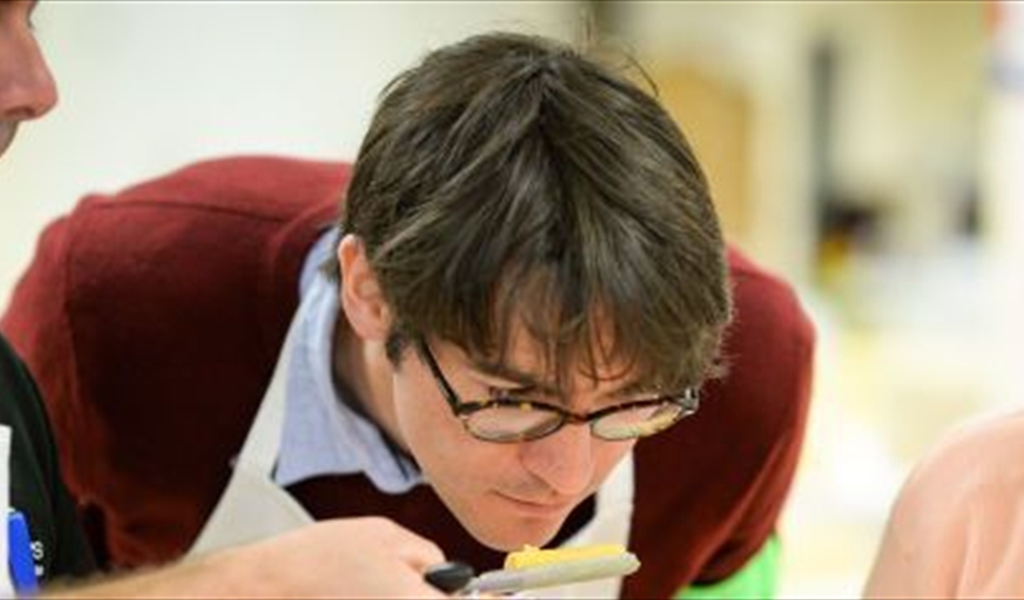 لماذا يحب بعض البشر روائح غريبة كرائحة الطلاء والبنزين والأمطار؟! وماذا عن أسوأ الروائح على وجه الأرض؟