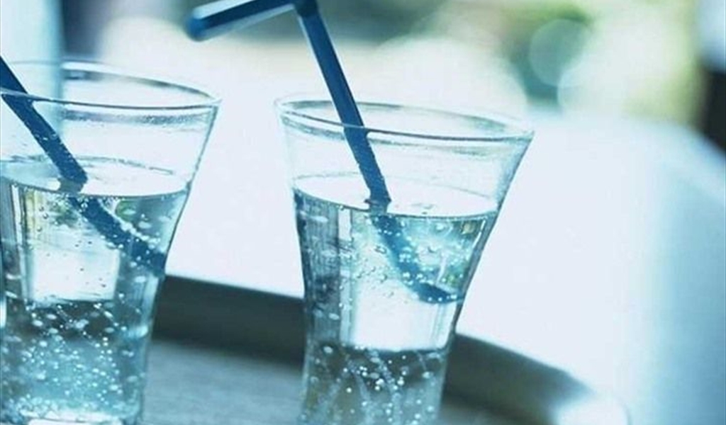 فوائد صحية مدهشة للمياه المعدنية الفوَّارة "الغازية"