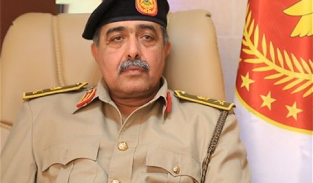 مفخخة تستهدف موكب رئيس أركان قوات حفتر في بنغازي