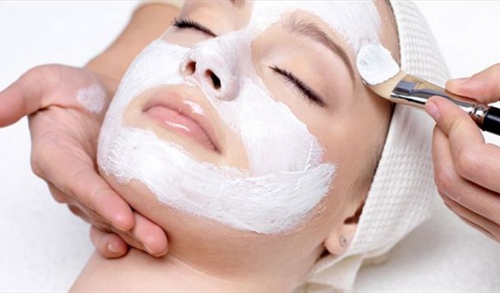 عزيزتي، احذري.. 5 أمور عليكِ ألا تقومي بها بعد تنظيف البشرة