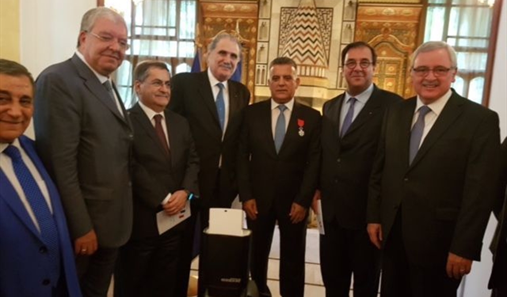 برونو فوشيه والمكرم اللواء عباس إبراهيم يتوسطان من اليمين الوزير جان أوغاسبيان، الوزير سليم جريصاتي،  النائب ميشال موسى، الوزير نهاد المشنوق