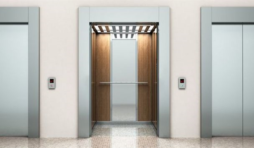 هل يمكن للقفز من المصعد في حال السقوط أن ينقذ حياتك؟