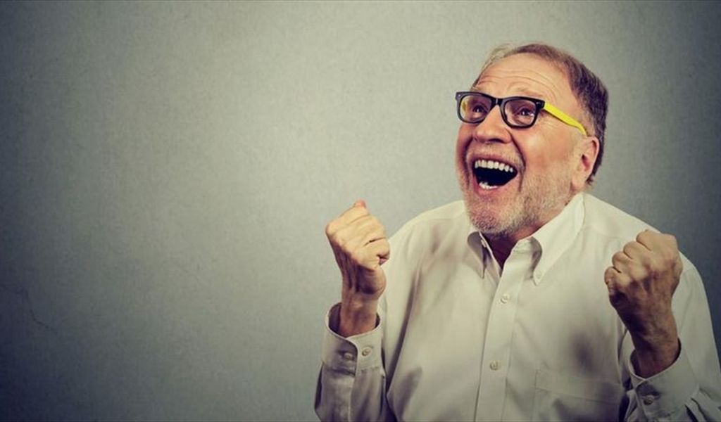 من هو الفيلسوف الإغريقي الذي مات بسبب الضحك؟