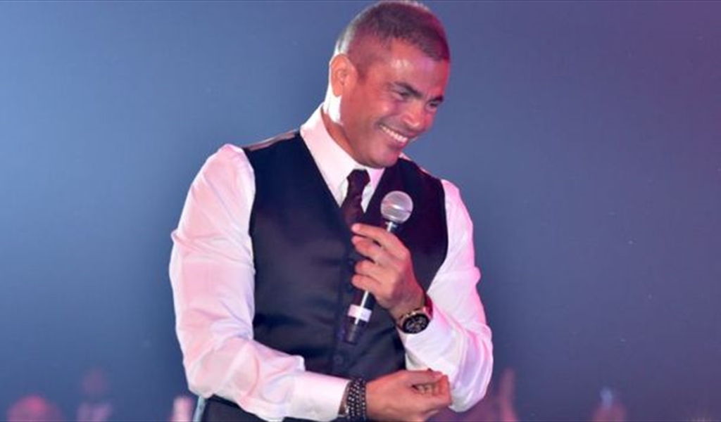 قصة عمرو دياب الذي بدأ مشواره أمام المحافظ ثم دخل موسوعة غينيس!