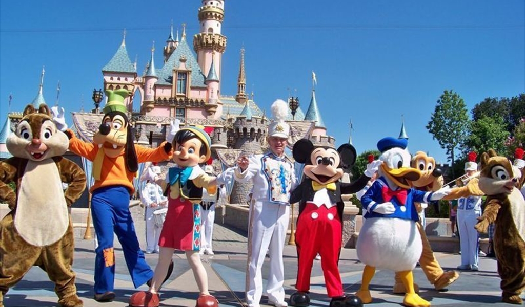 تعرف على أسرار ديزني لاند المبهرة وميزات فروعها الستة!