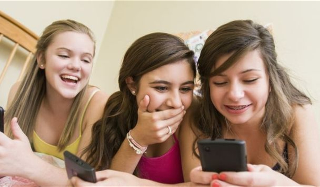 4 منصات للتواصل الاجتماعي يجب على الآباء الإلمام بها في 2018!