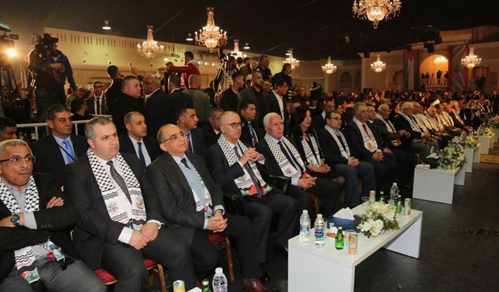 عباس يرعى أكبر عرس جماعي وطني في لبنان 392 عريساً وعروساً زفوا بحضور حاشد في صيدا