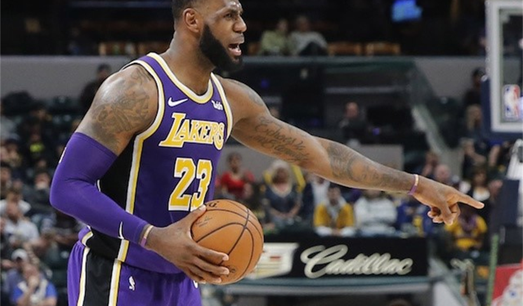 جيمس يدخل التاريخ بانجاز جديد وفرملة سلسلة هاردن