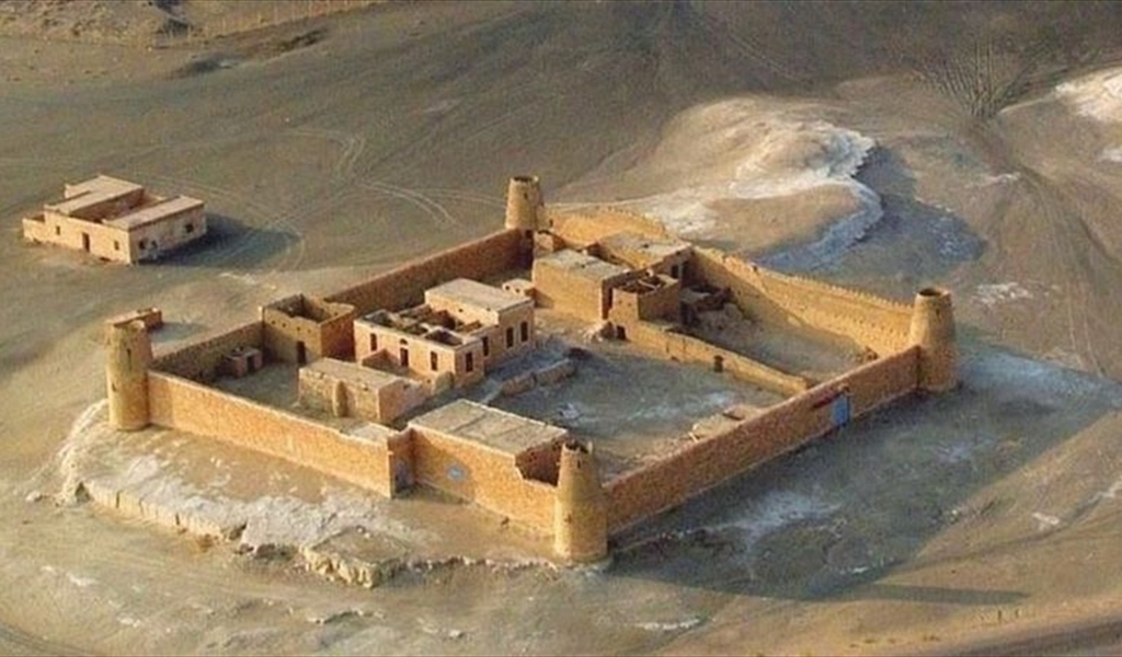 قلعة سعودية بنيت بالأحجار الكلسية منذ 100 عام.. ما هي قصتها؟