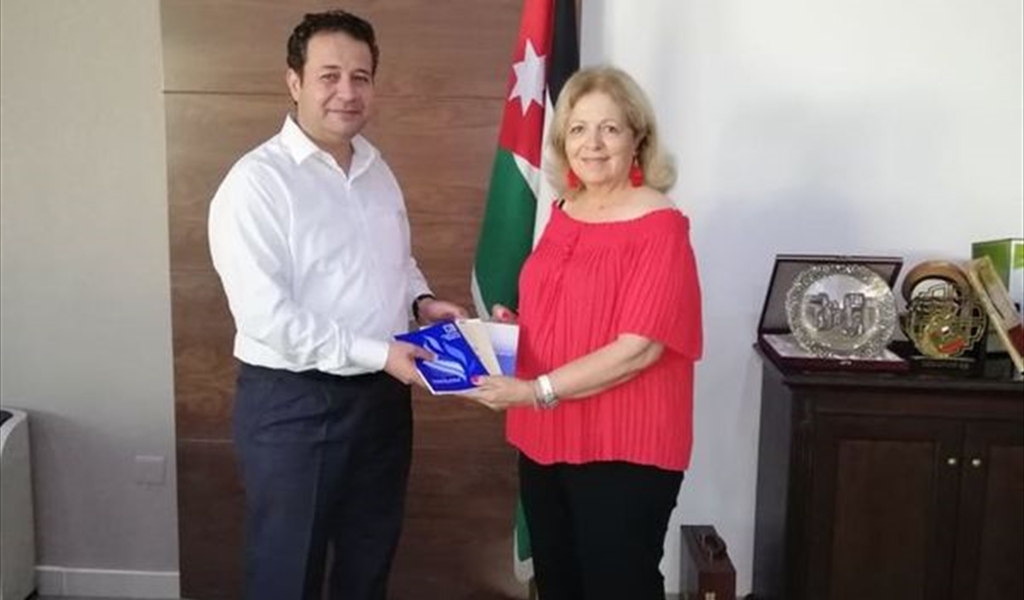 مع وزير الثقافة الأردني محمد أبو رمان