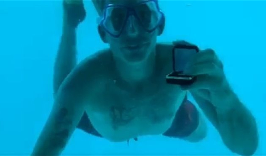 "ومن الحب ما قتل".. غرق شاب أثناء عرضه الزواج على حبيبته