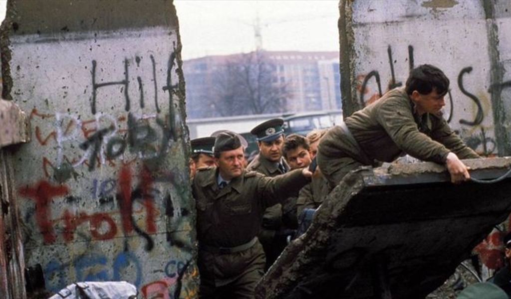 صعود القومية بعد سقوط جدار برلين