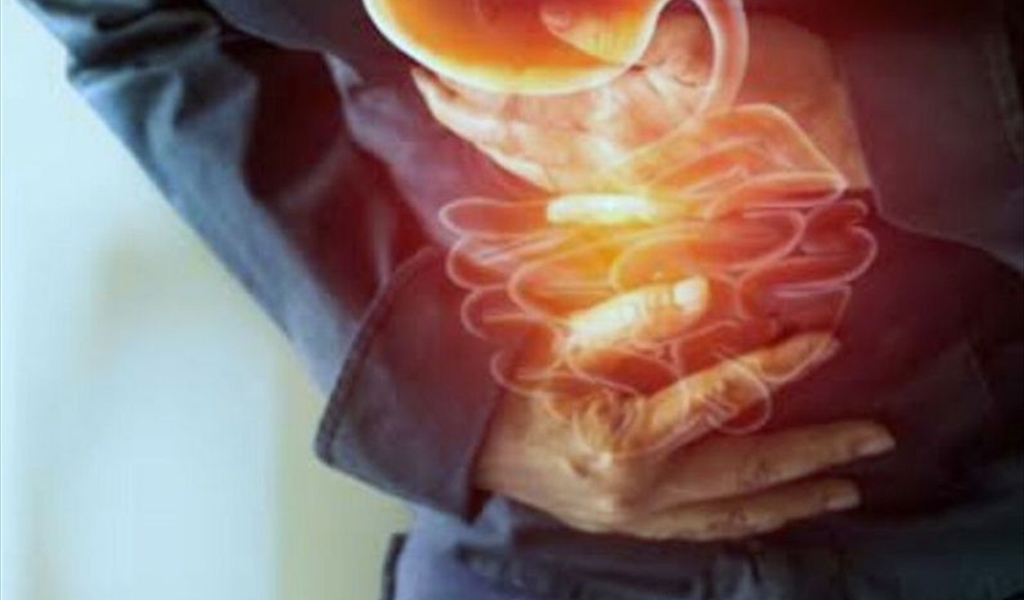 أسباب حموضة المعدة وطُرُق علاجها