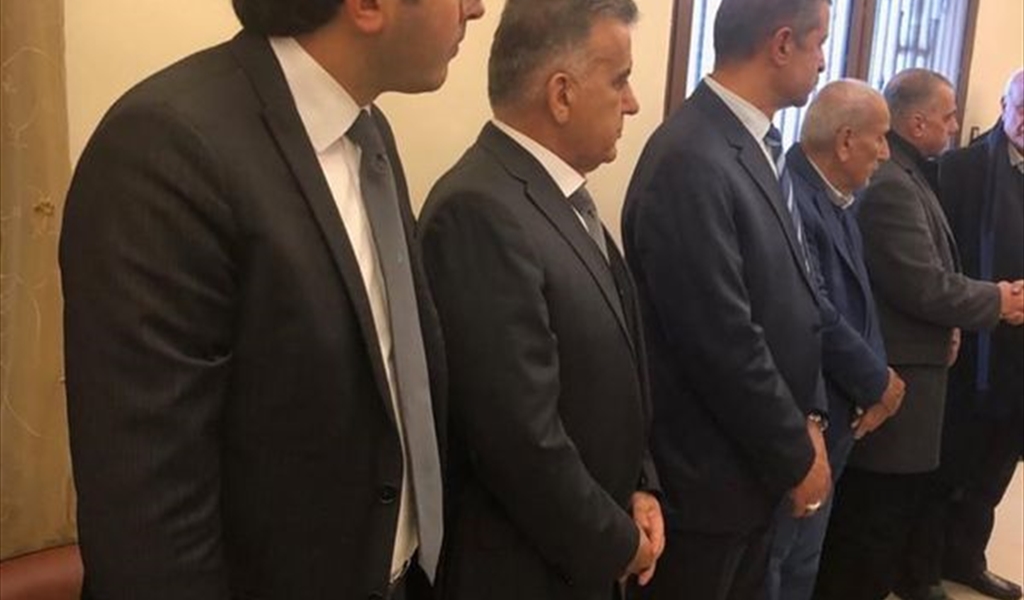 اللواء عباس إبراهيم ووالده السيد كاظم إبراهيم يُحيط بهما ممثّلا رئيس الجمهورية العماد ميشال عون النائب د. سليم خوري ورئيس مجلس النوّاب نبيه بري النائب هاني قبيسي خلال تقبّل التعازي