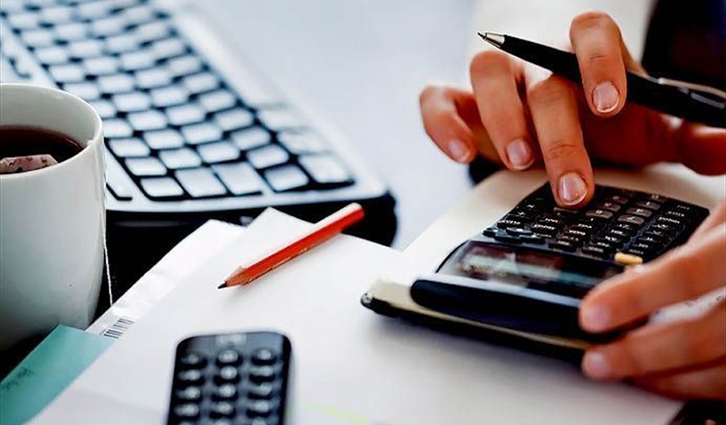 ترشيد نفقات الأسرة ضرورة في زمن المحن..
