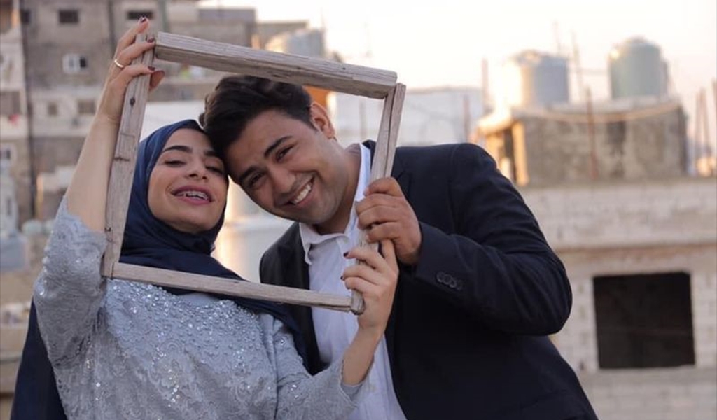 ريان وسميح.. «قصة حب في المخيم» تُترجم صورًا تصل الى الملايين!