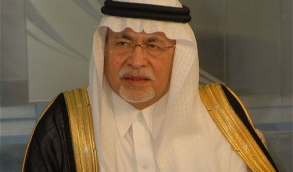 عبد العزيز خوجة يرثي بيروت: «حبيبتي بين الركام»!