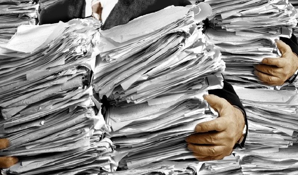 «التضخم الإداري والبيروقراطي»  علّة لبنان الثالثة