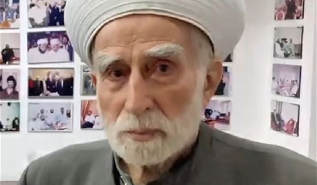 القاضي الشيخ أحمد الزين قبل أيام من الرحيل