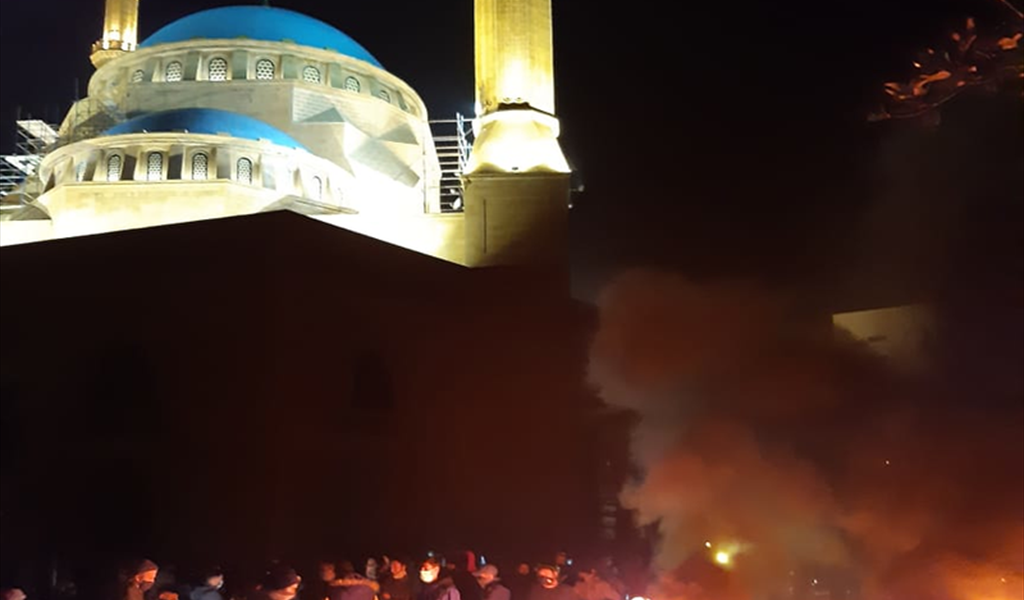 الدولار يلهب الشارع.. ويتجاوز مأزق الحكومة إلى الرئاسة!
