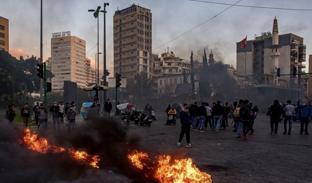 قطع الطرقات عند محلة بشارة الخوري - السوديكو (تصوير: طلال سلمان)