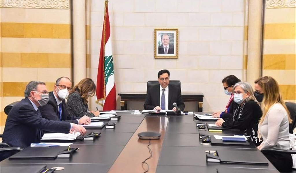 دياب مترئساً اجتماع إطلاق خطة الإصلاح (تصوير: دالاتي ونهرا)
