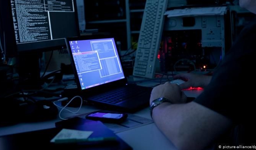 طبول «الحرب السيبارنية» تُقرع... كيف ينجح المقرصنون بالتفوّق على الدول العظمى؟