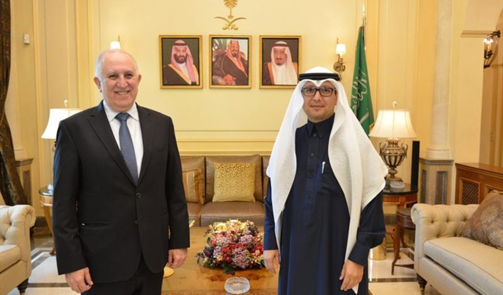 السفير السعودي استقبل وزير الداخلية في حكومة تصريف الأعمال