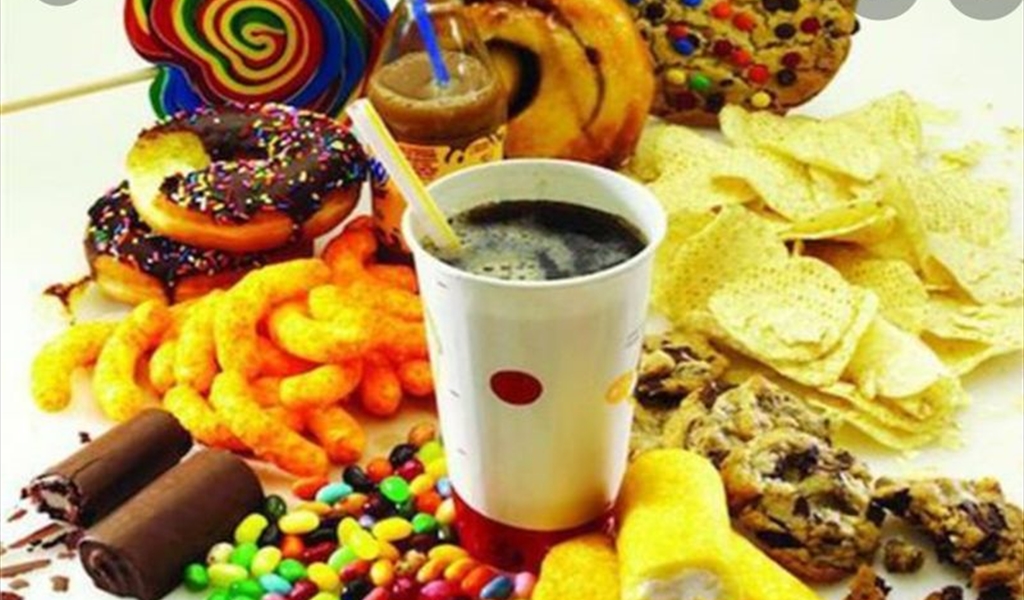 الابتعاد قدر المستطاع عن المأكولات المصنّعة