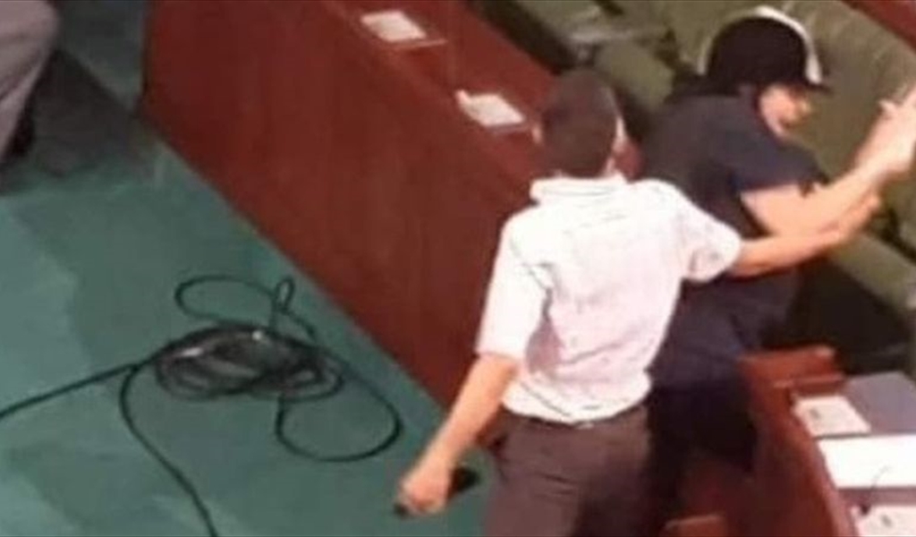 اعتداءان في يوم واحد.. إدانة للعنف ضدّ عبير موسي تحت قبّة البرلمان