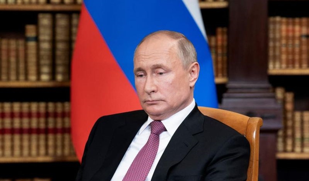 الرئيس الروسي فلاديمير بوتين يقدم على أكبر مخاطرة في عهده الذي دام عقدين