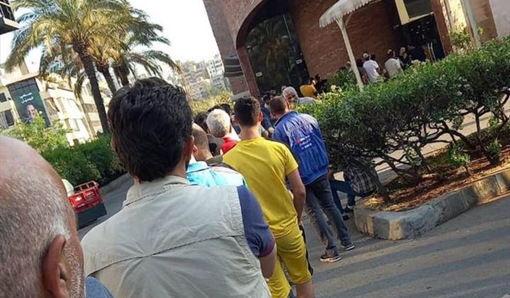 ربطة الخبز بـ30 ألفاً في السوق السوداء.. و16 ألفاً رسمياً الأفران والمخابز تعتصم: ليُفرِج سلامة عن اعتمادات القمح