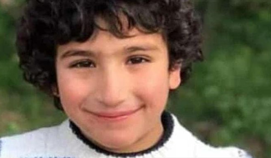 الطفل فيدال فارق الحياة... بعدما وقع على المرجوحة