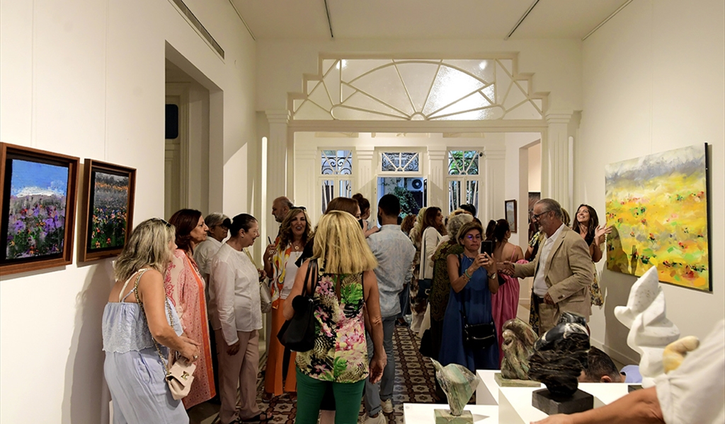 إفتتاح معرض لوحات ومنحوتات للفنان مارون الحكيم