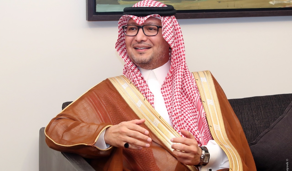 تحرّك بخاري رسالة سعودية للداخل والخارج: حذار المس بـ«الطائف» وإدخال اللبنانيين بمغامرات جديدة