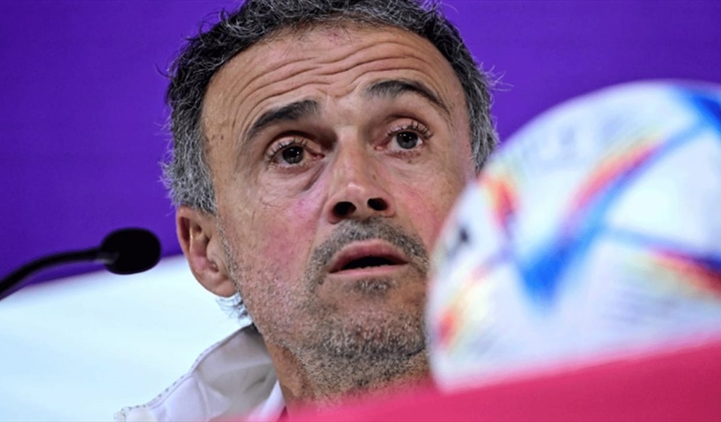 لماذا بكى انريكي مدرب اسبانيا بعد التعادل امام المانيا