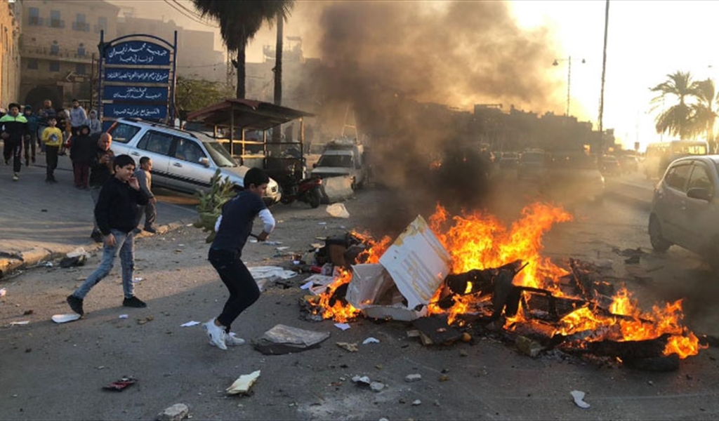 مسلسل قطع الطرقات يتواصل وإن خجولاً