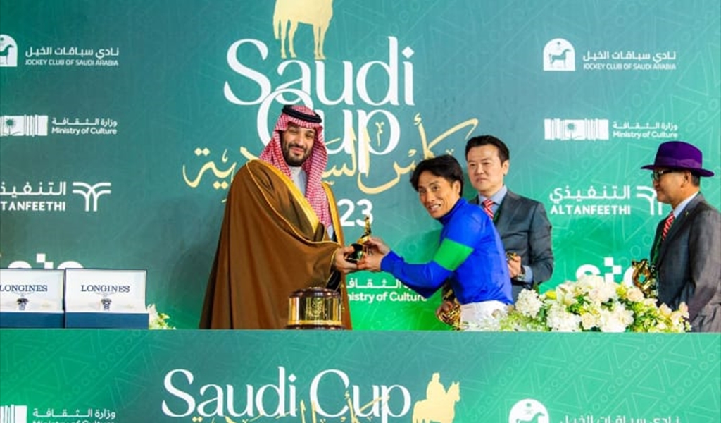 الامير محمد بن سلمان يتوج الفائزين بـ"كأس السعودية" للفروسية