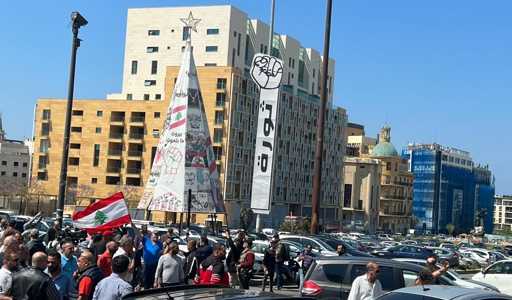 جانب من المشاركين في اعتصام السائقين (محمود يوسف)