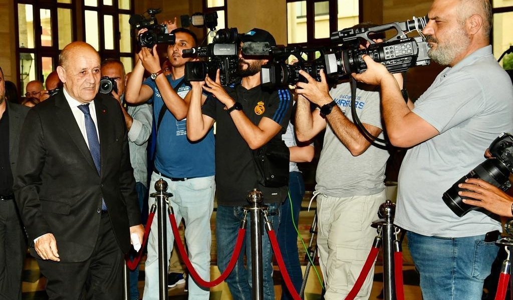 لبنان أمام فرصة أخيرة.. والعين على نتائج زيارة لودريان