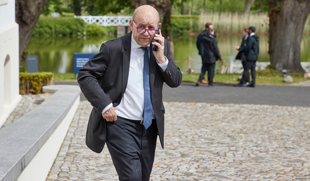 هل تكون زيارة لودريان لنعي مبادرته؟