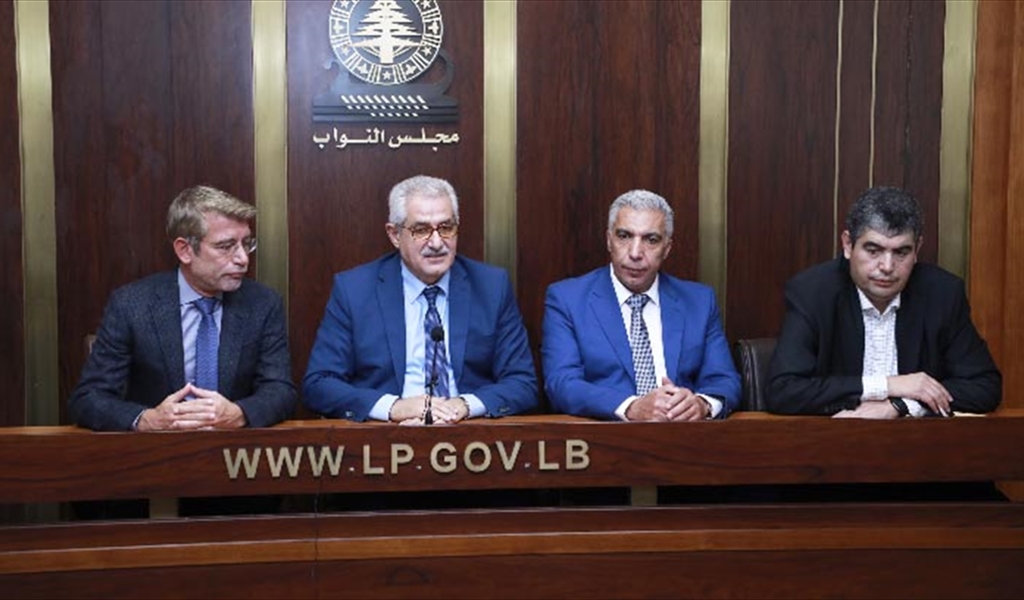 الوزير فياض ورئيس اللجنة النائب عطية وأعضاء