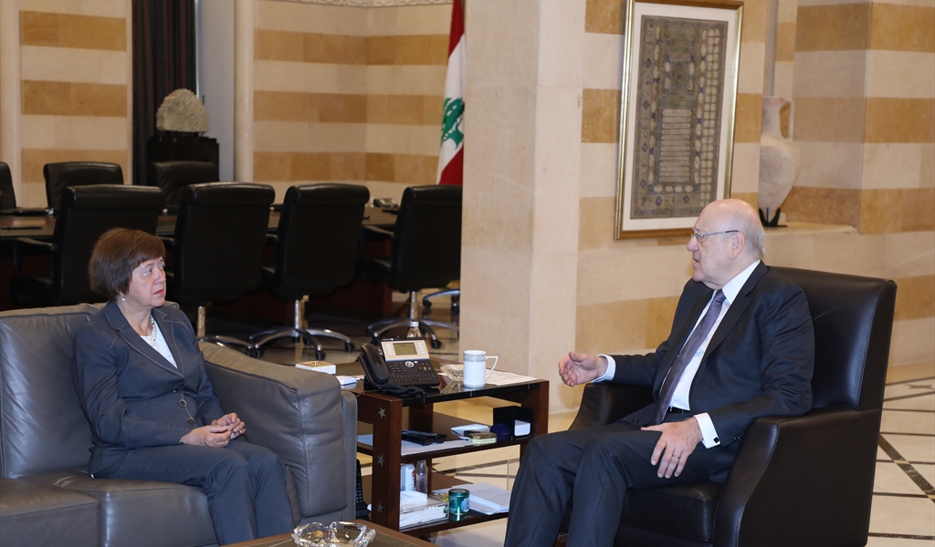 الرئيس ميقاتي مجتمعاً مع فرونتسكا