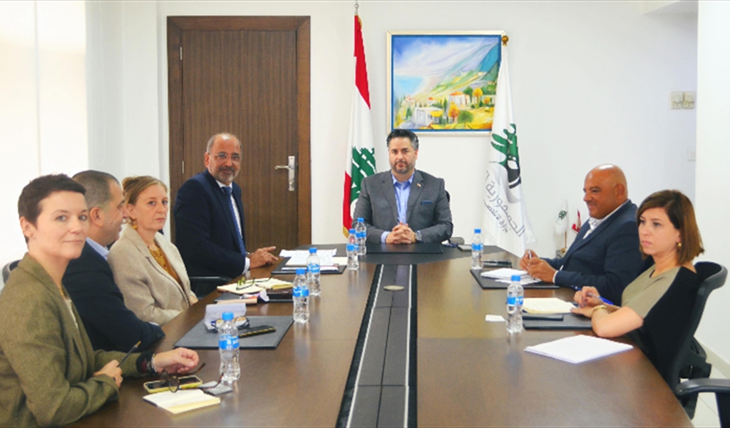 الوزير سلام مستقبلاً وفد هيئات الأمم المتحدة