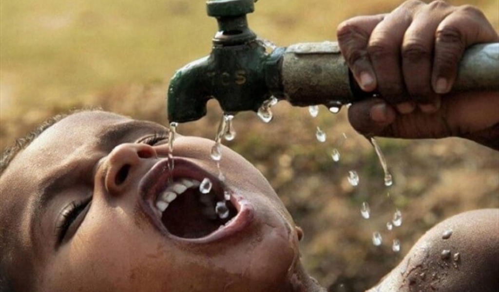 كم من الوقت يمكن للشخص أن يعيش بدون ماء؟